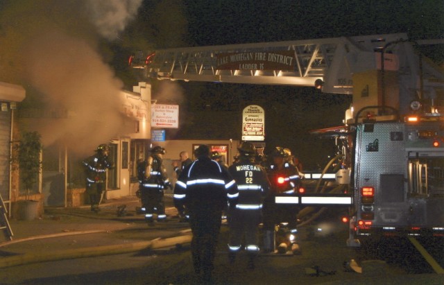 Ladder 35 Set Up At Pet Store Fire 1969 E Main St