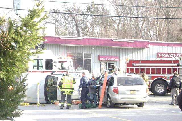 2/12/11 Rollover/Multi Vehicle Accident In Front Of ShopRite On Rt. 6 