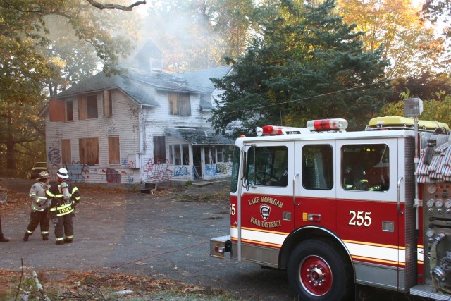 Mohegan's Bravest Training at an Acquired House