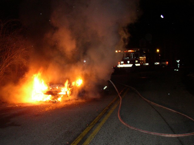 Working Car Fire On Knollwood Rd