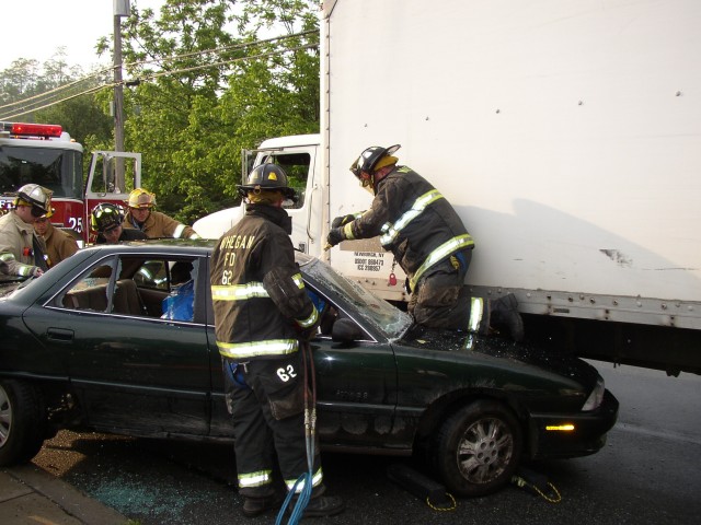 Extrication on E Main St